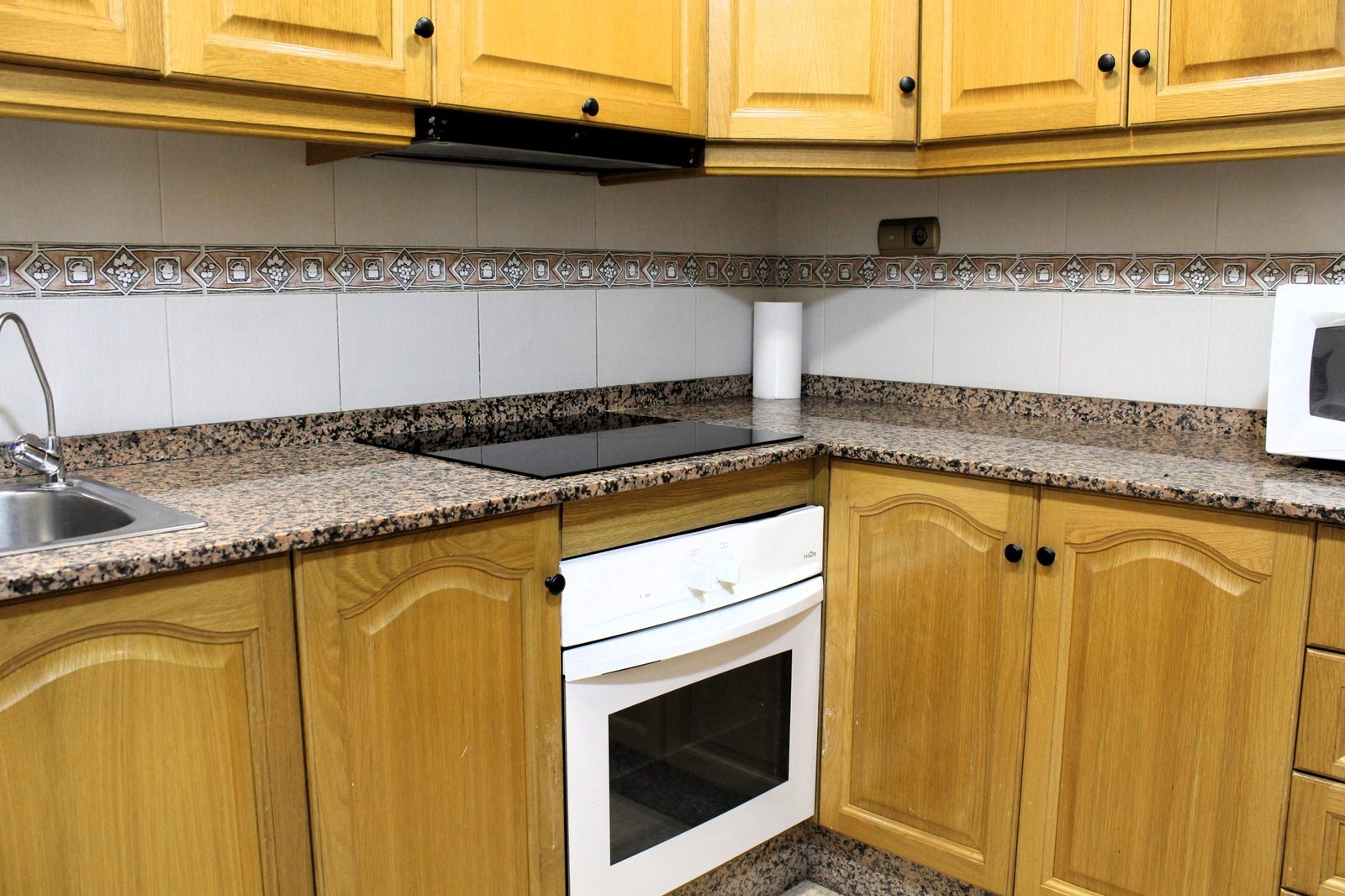 Exclusivo Piso en Calle Ramón Gallud: 2 Hab, Terraza y Suite con Aseo Privado - foto 7