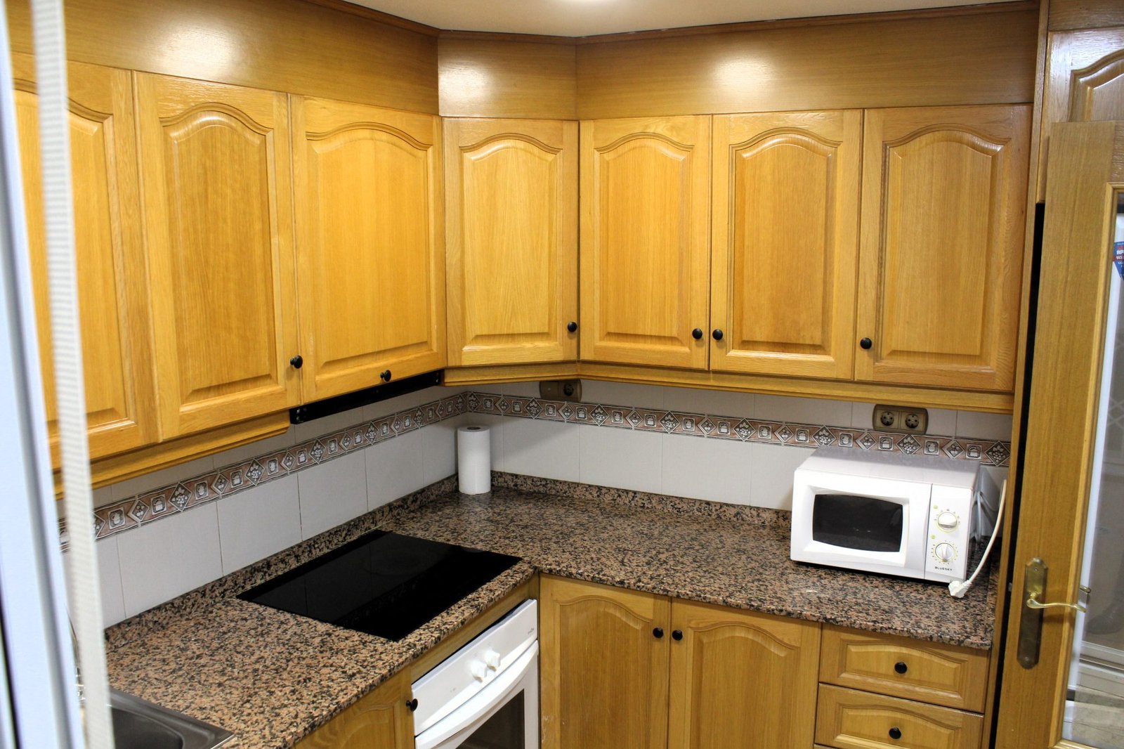 Exclusivo Piso en Calle Ramón Gallud: 2 Hab, Terraza y Suite con Aseo Privado - foto 8