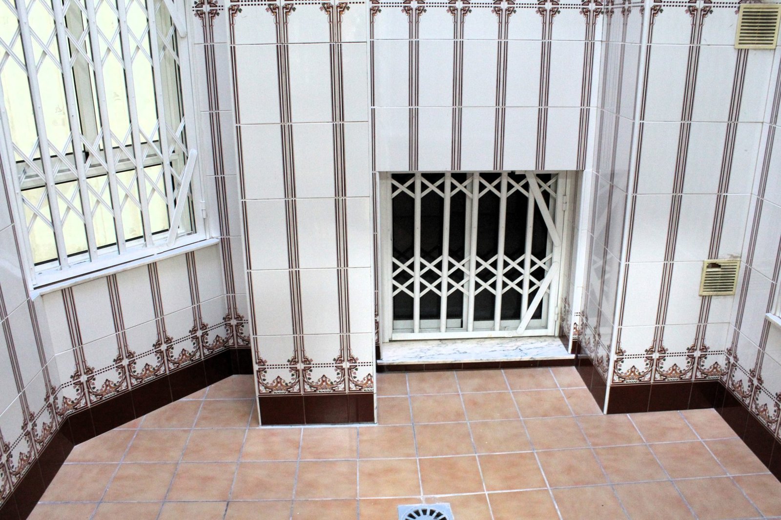 Exclusivo Piso en Calle Ramón Gallud: 2 Hab, Terraza y Suite con Aseo Privado - foto 22