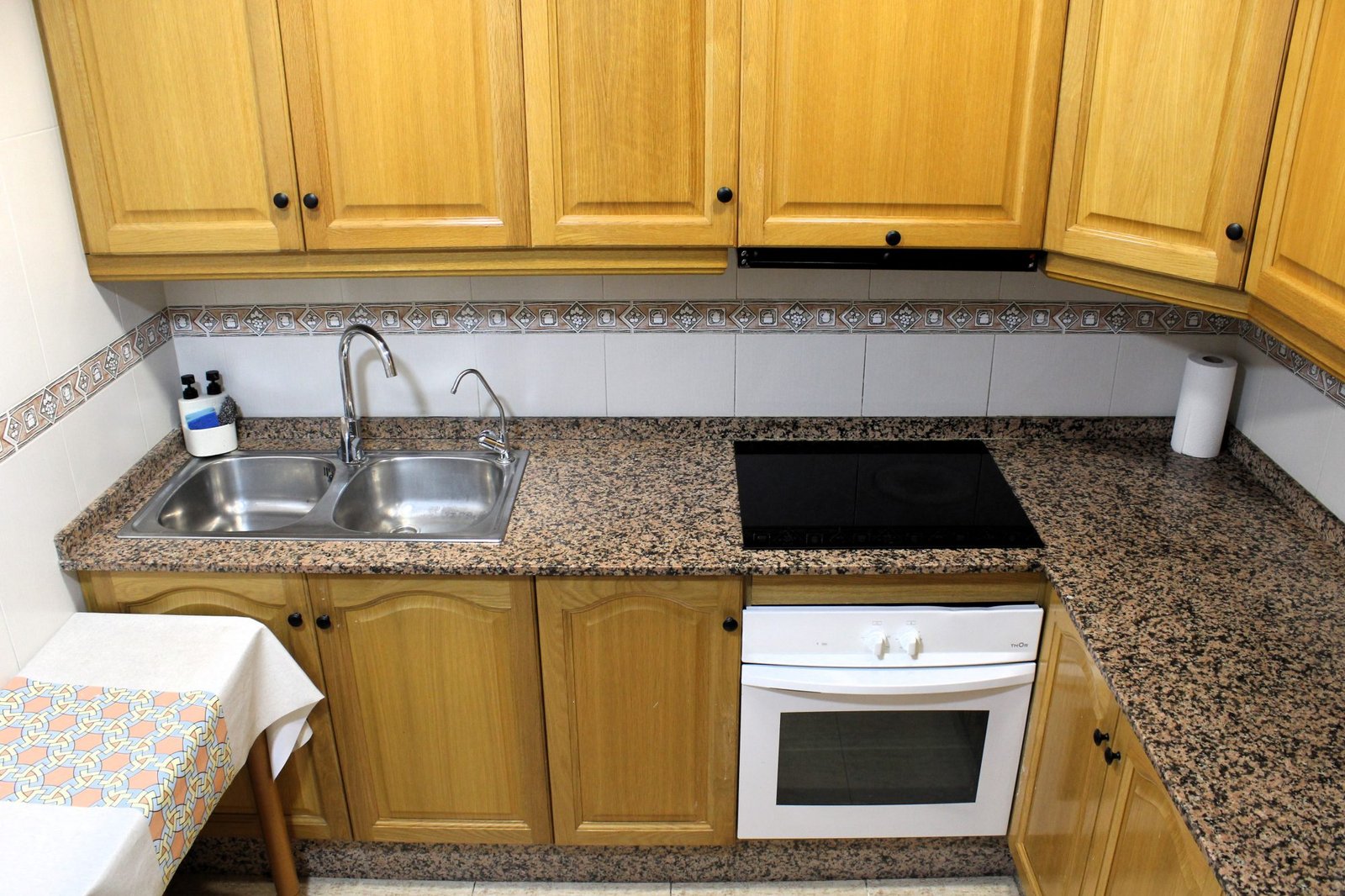 Exclusivo Piso en Calle Ramón Gallud: 2 Hab, Terraza y Suite con Aseo Privado - foto 9