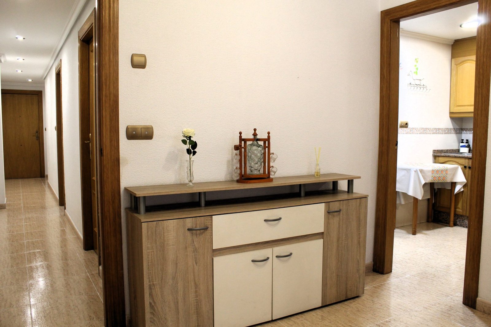 Exclusivo Piso en Calle Ramón Gallud: 2 Hab, Terraza y Suite con Aseo Privado - foto 5