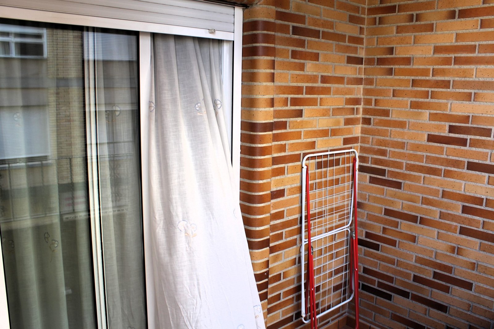 Exclusivo Piso en Calle Ramón Gallud: 2 Hab, Terraza y Suite con Aseo Privado - foto 24