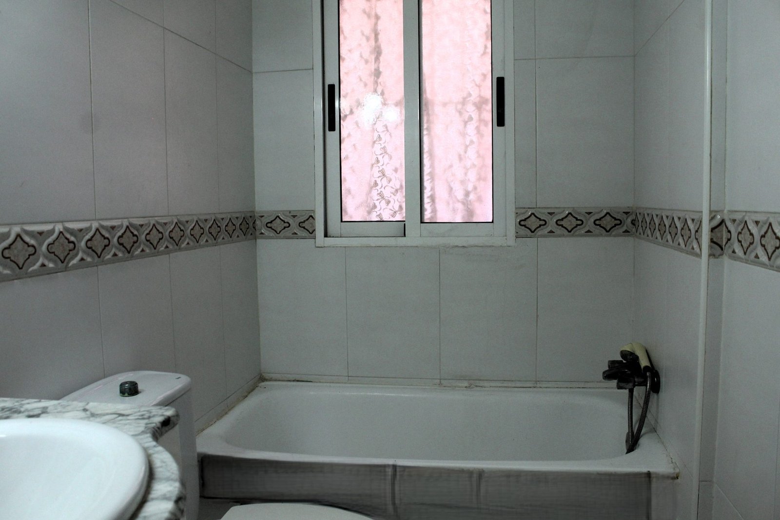 Planta baja de tres dormitorios a cincuenta metros de la playa - foto 7