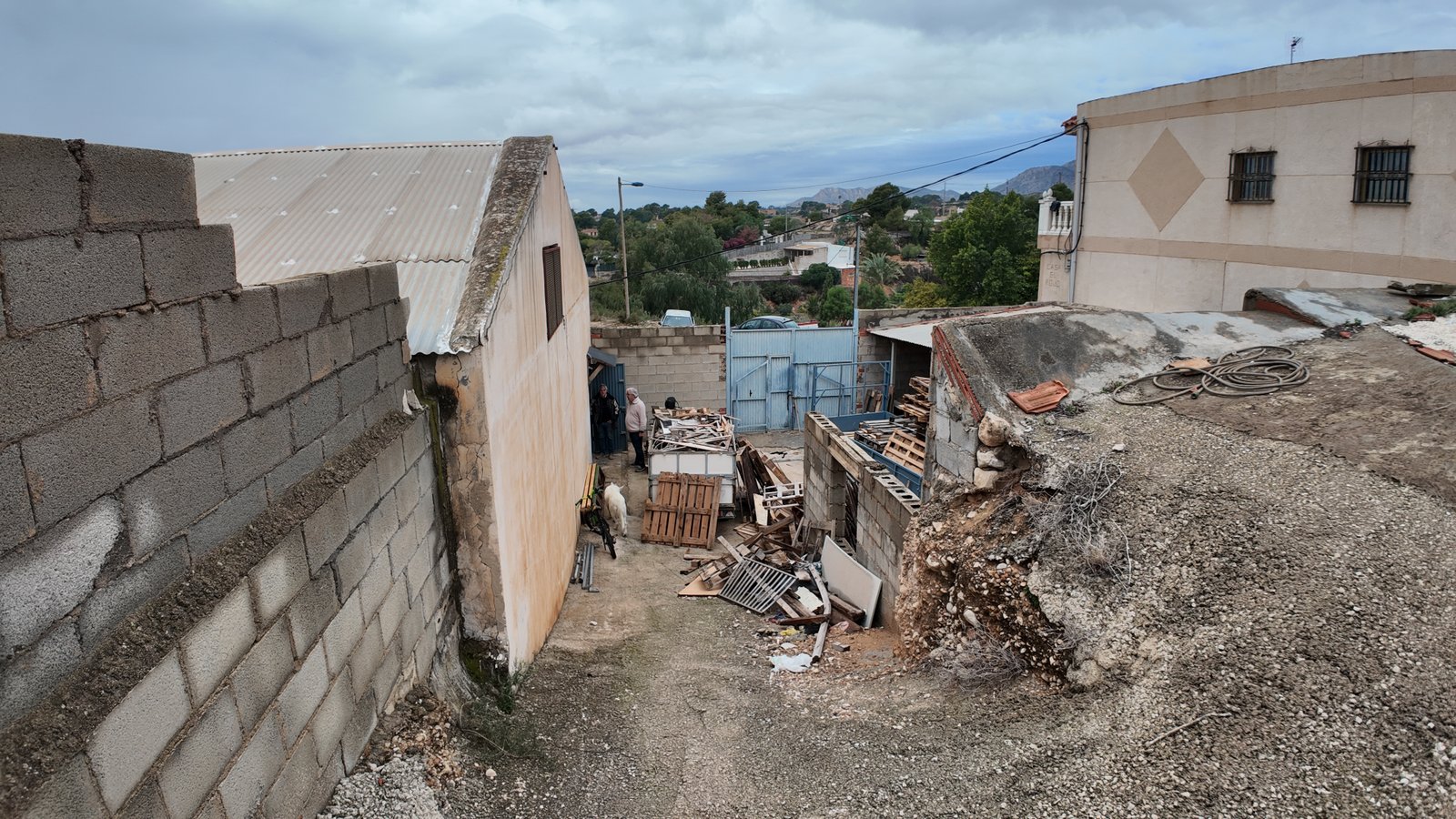 Solar Urbano con almacén Crevillente