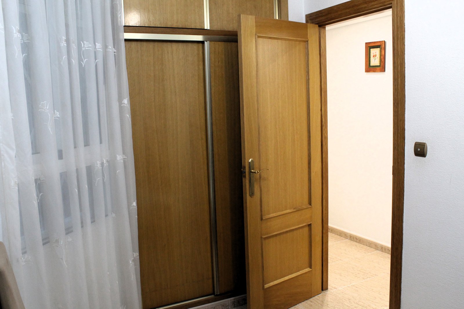 Exclusivo Piso en Calle Ramón Gallud: 2 Hab, Terraza y Suite con Aseo Privado - foto 18