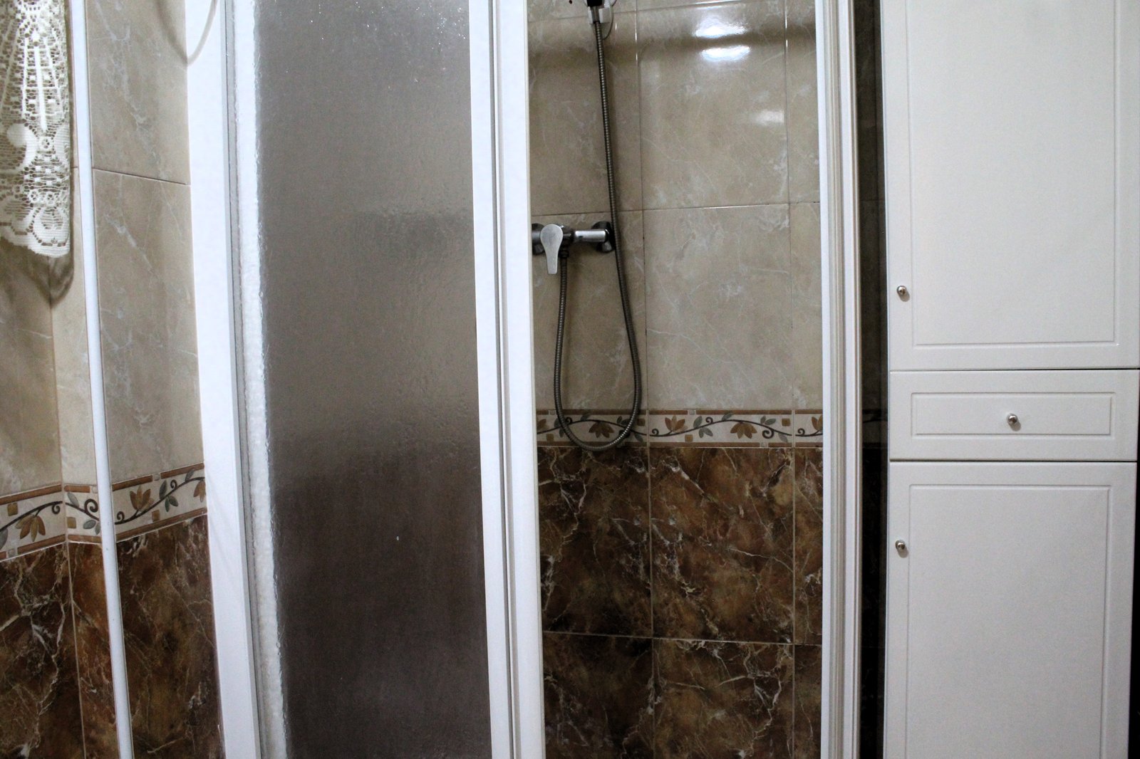 Exclusivo Piso en Calle Ramón Gallud: 2 Hab, Terraza y Suite con Aseo Privado - foto 20